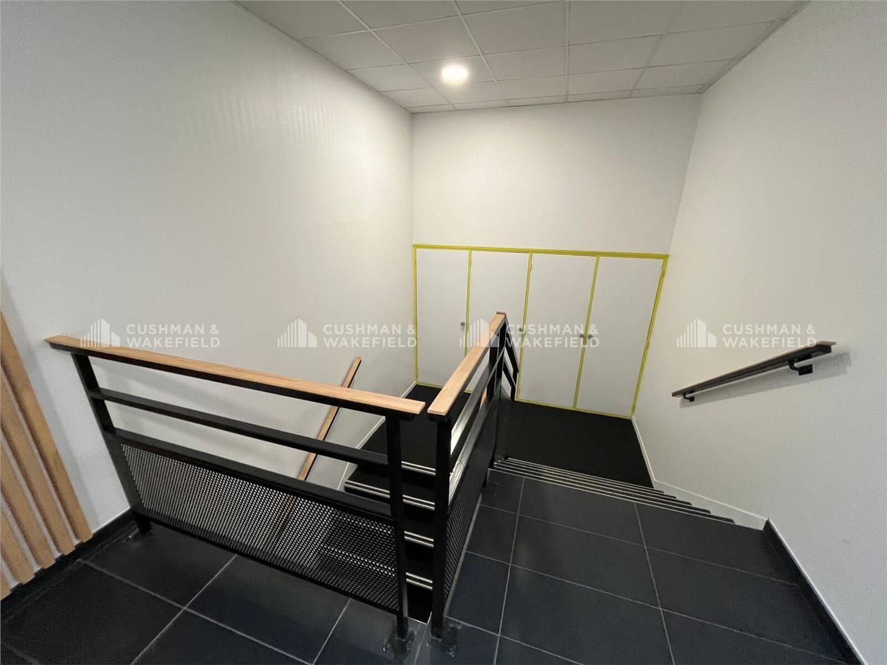 A LOUER - MILEWAY PARKS  Cushman & Wakefield vous