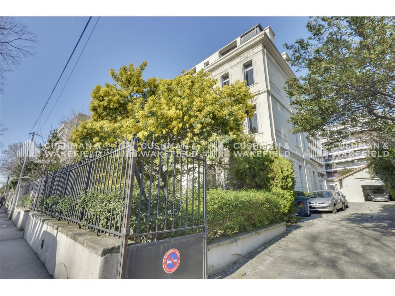 RARE A LA LOCATION OU A LA VENTE - ADRESSE PRADO 