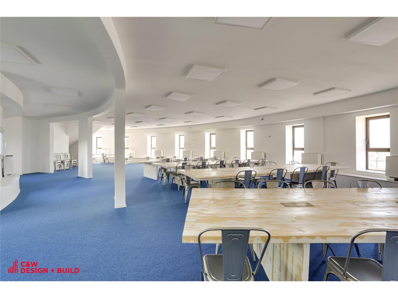 Immeuble atypique à l'architecture singulière tou