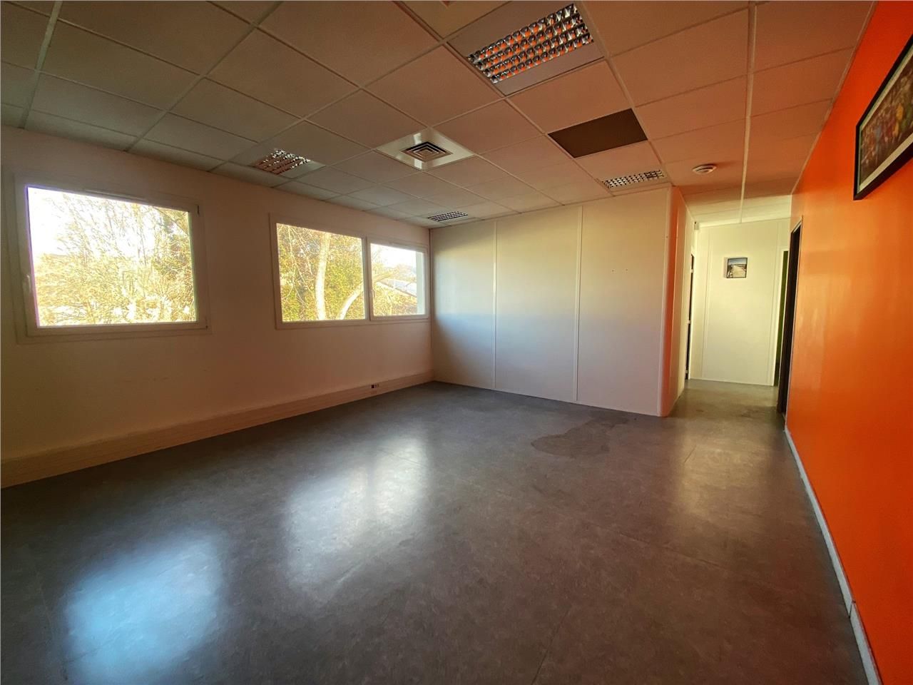 Découvrez cette opportunité de location de bureau