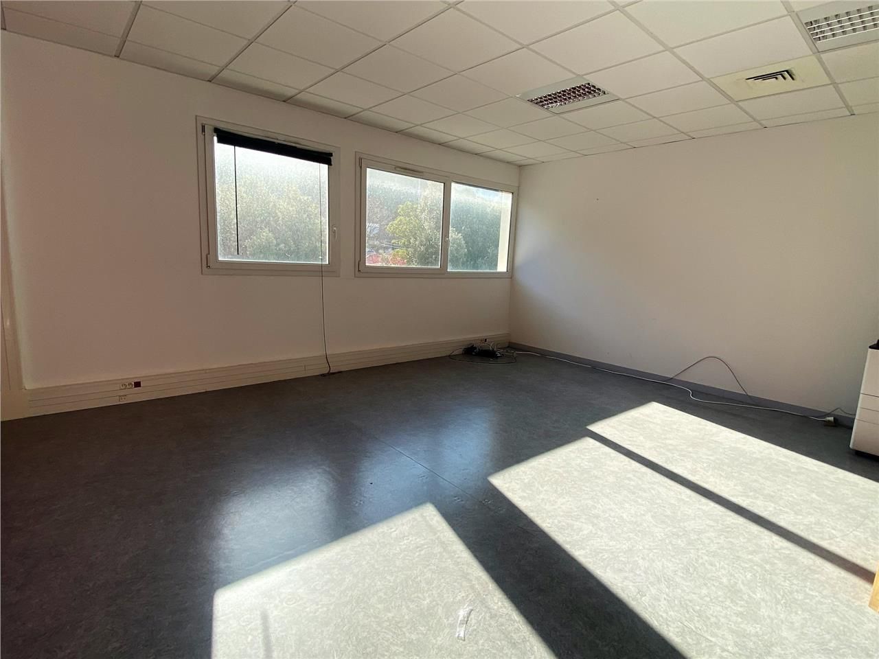 Découvrez cette opportunité de location de bureau