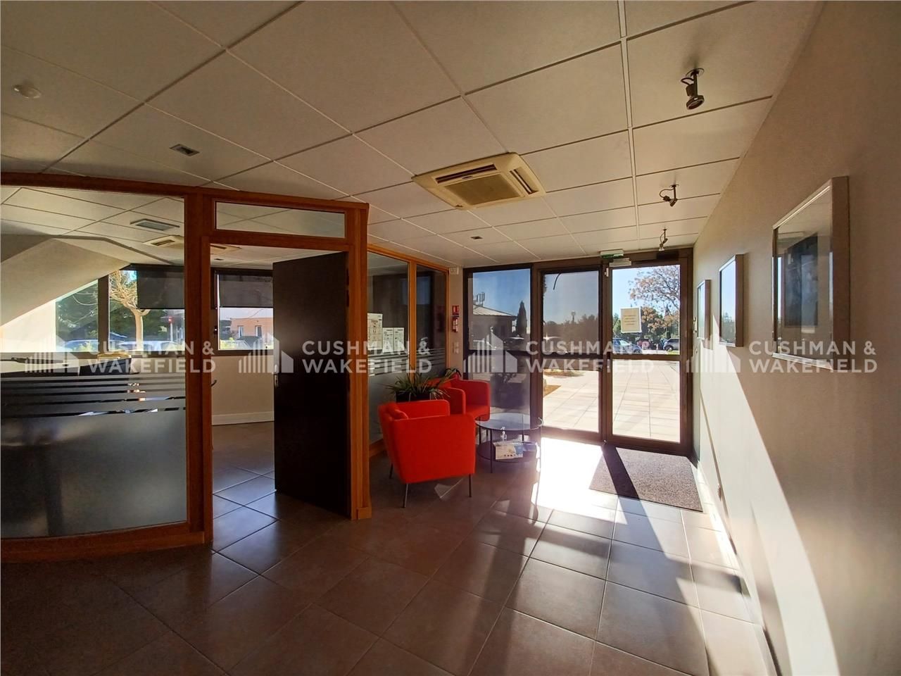 Rare à la location ! LE FORUM Immeuble en duplex