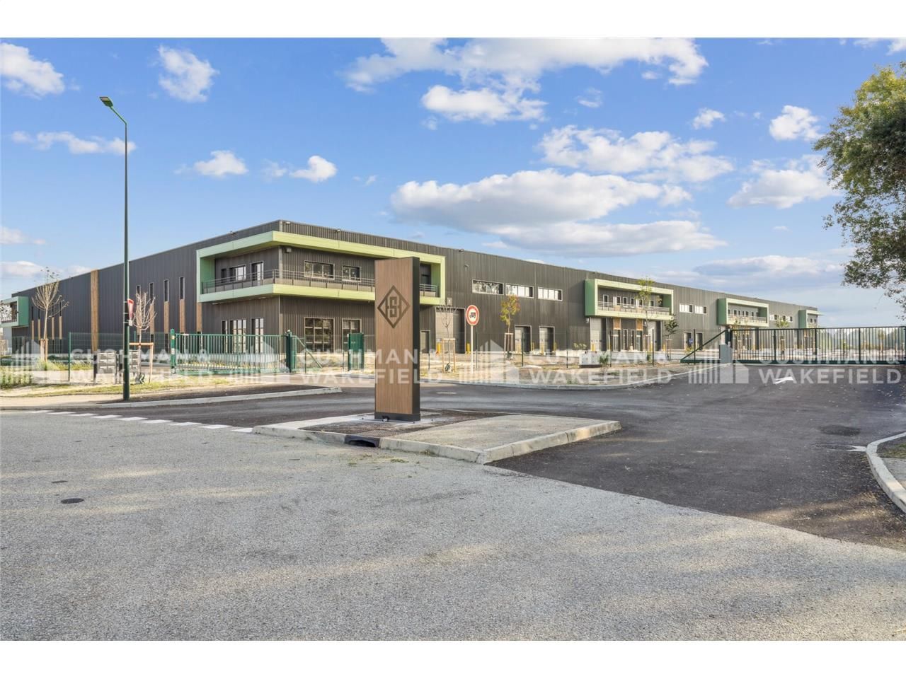 Locaux d'activités à louer de 809 m² - Green Squa