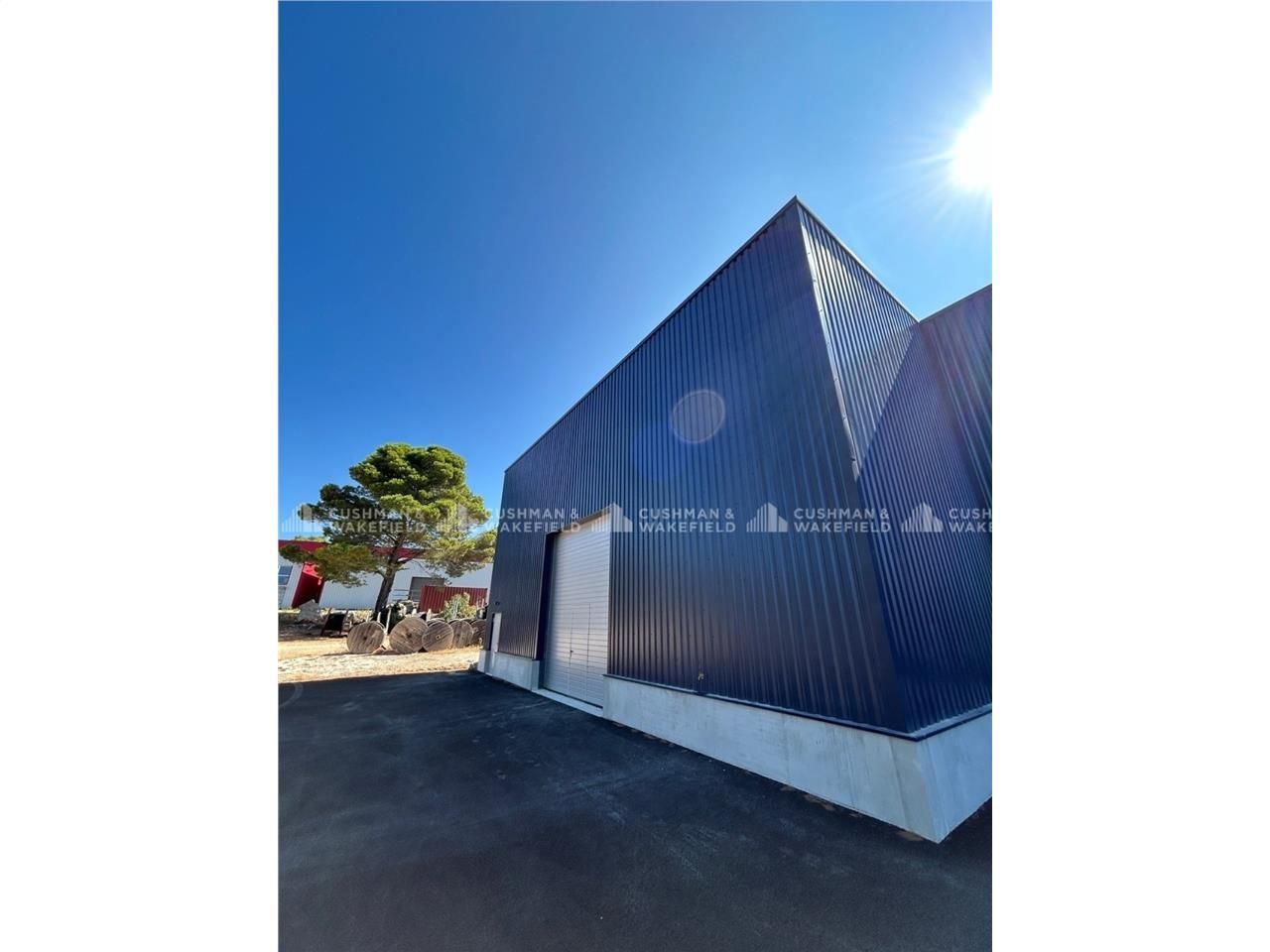 Local d'activités à louer - 83870 - Signes  L'age