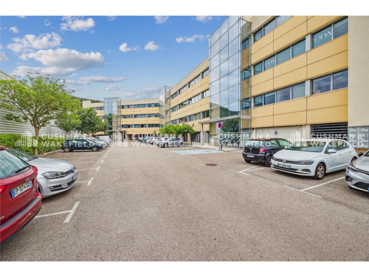 Nous vous proposons un plateau de bureaux dans un