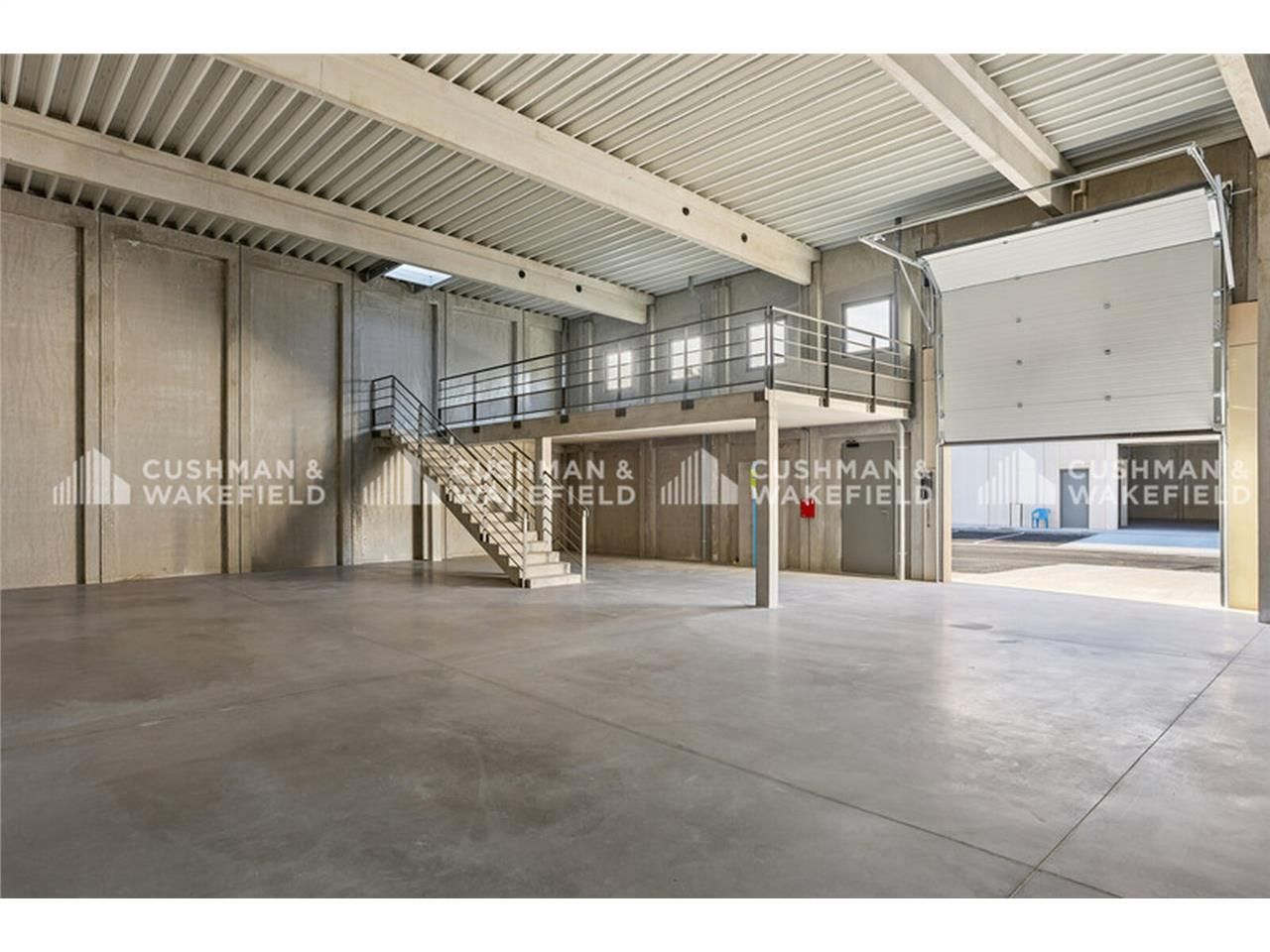 RARE SUR LE SECTEUR - Locaux industriels neufs  C