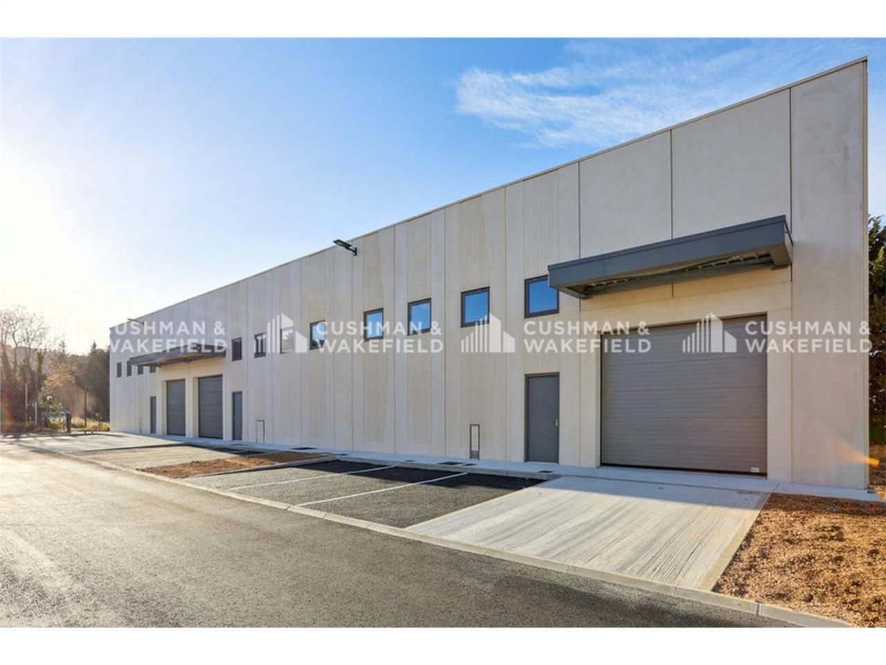 RARE SUR LE SECTEUR - A deux pas de l'aéroport Ma