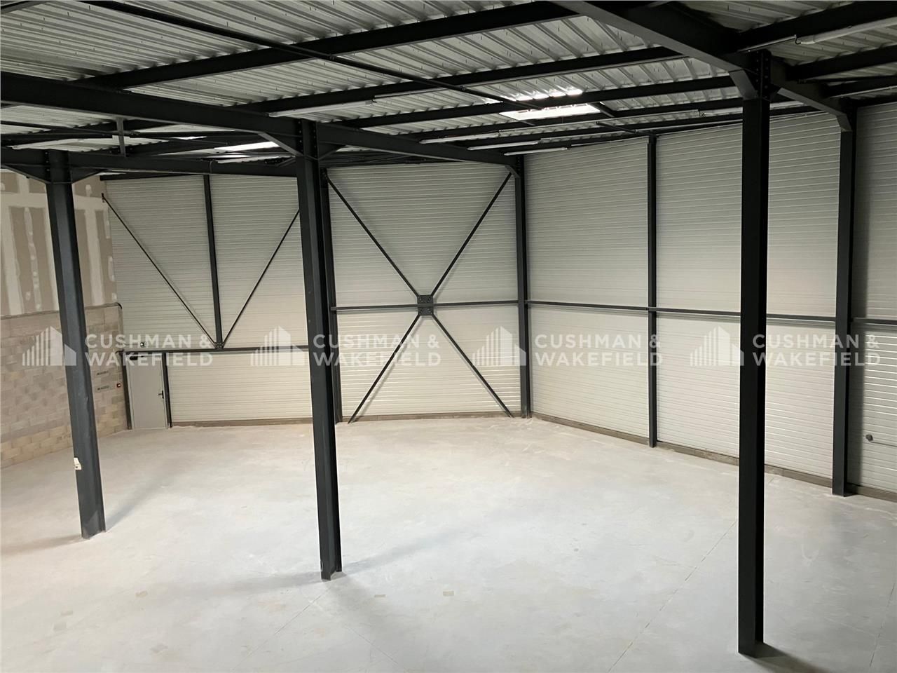 Locaux d'activités neufs   Situés sur la commune 