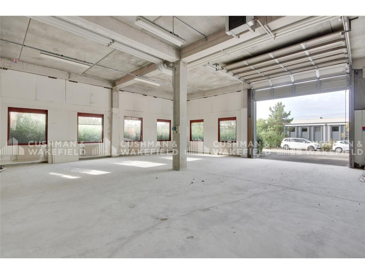 Local d'activités à louer - 13127 Vitrolles  Situ