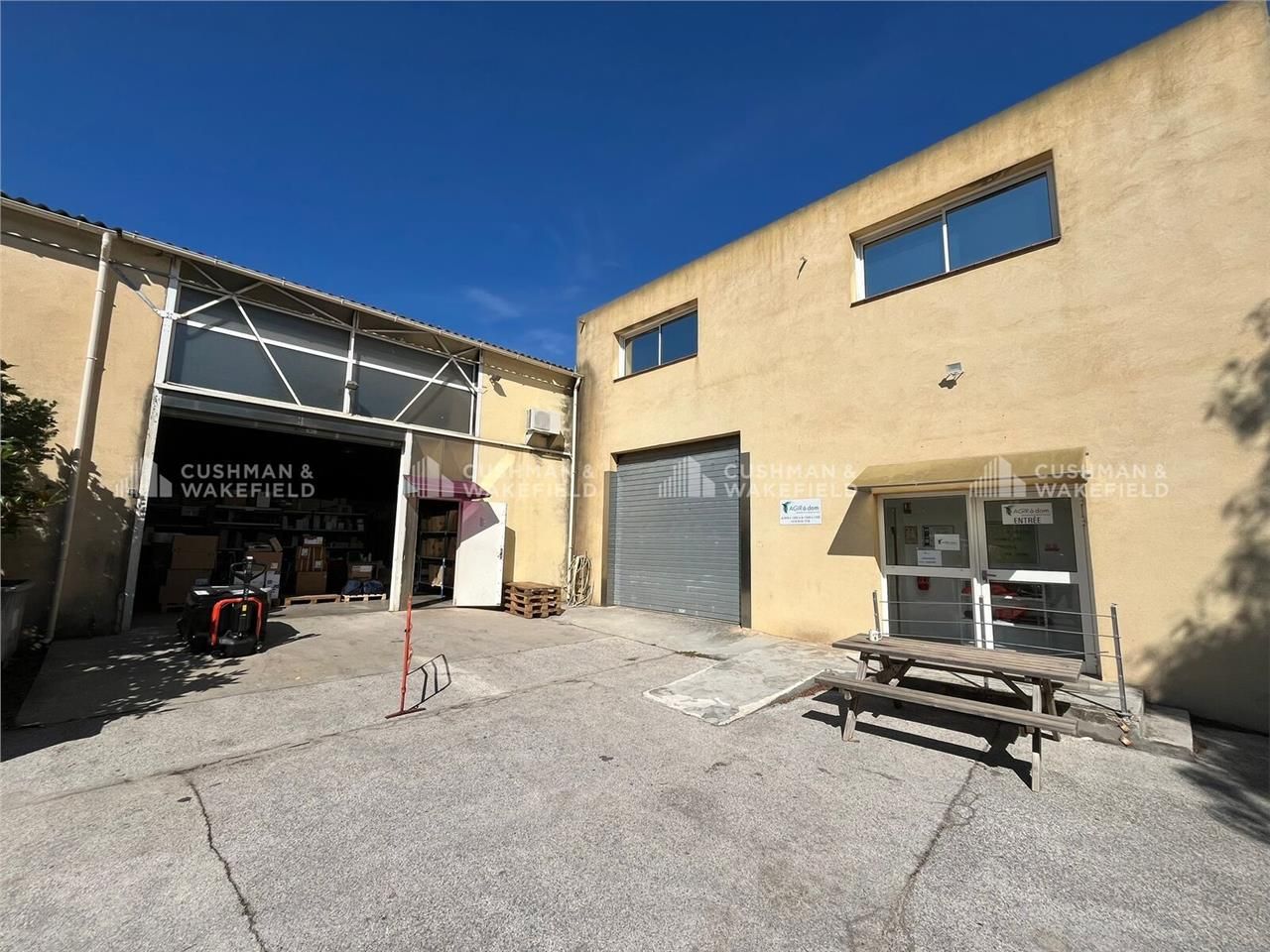 Local d'activités à vendre ou à louer - 83500 - L