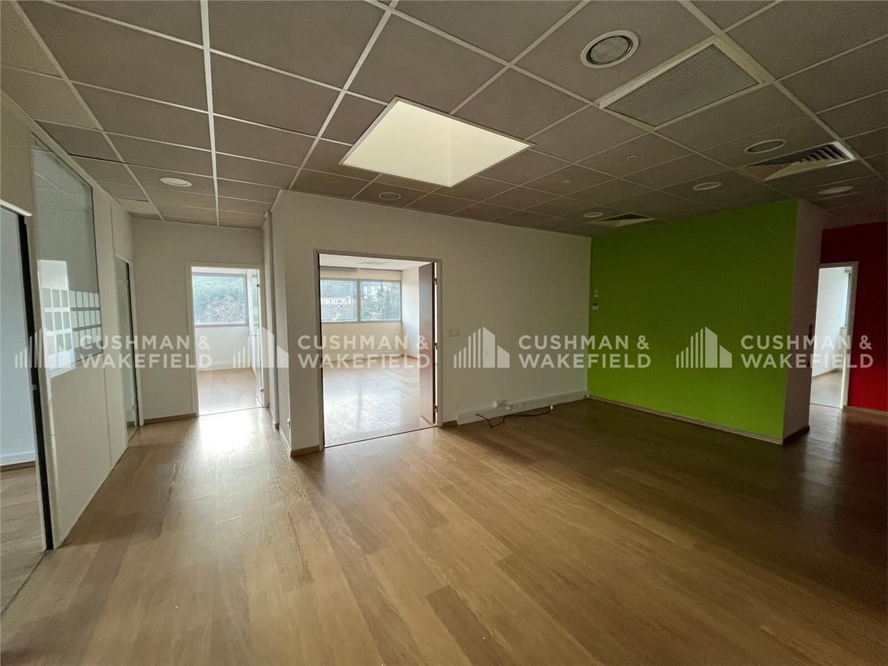 Nous vous proposons un plateau de bureaux dans un