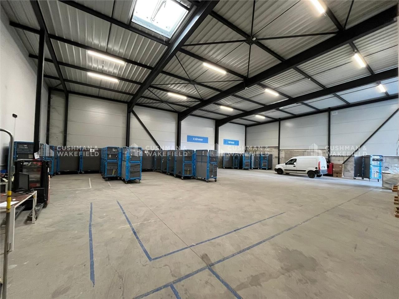 À louer, entrepôt avec accès à quai dans le 14ème