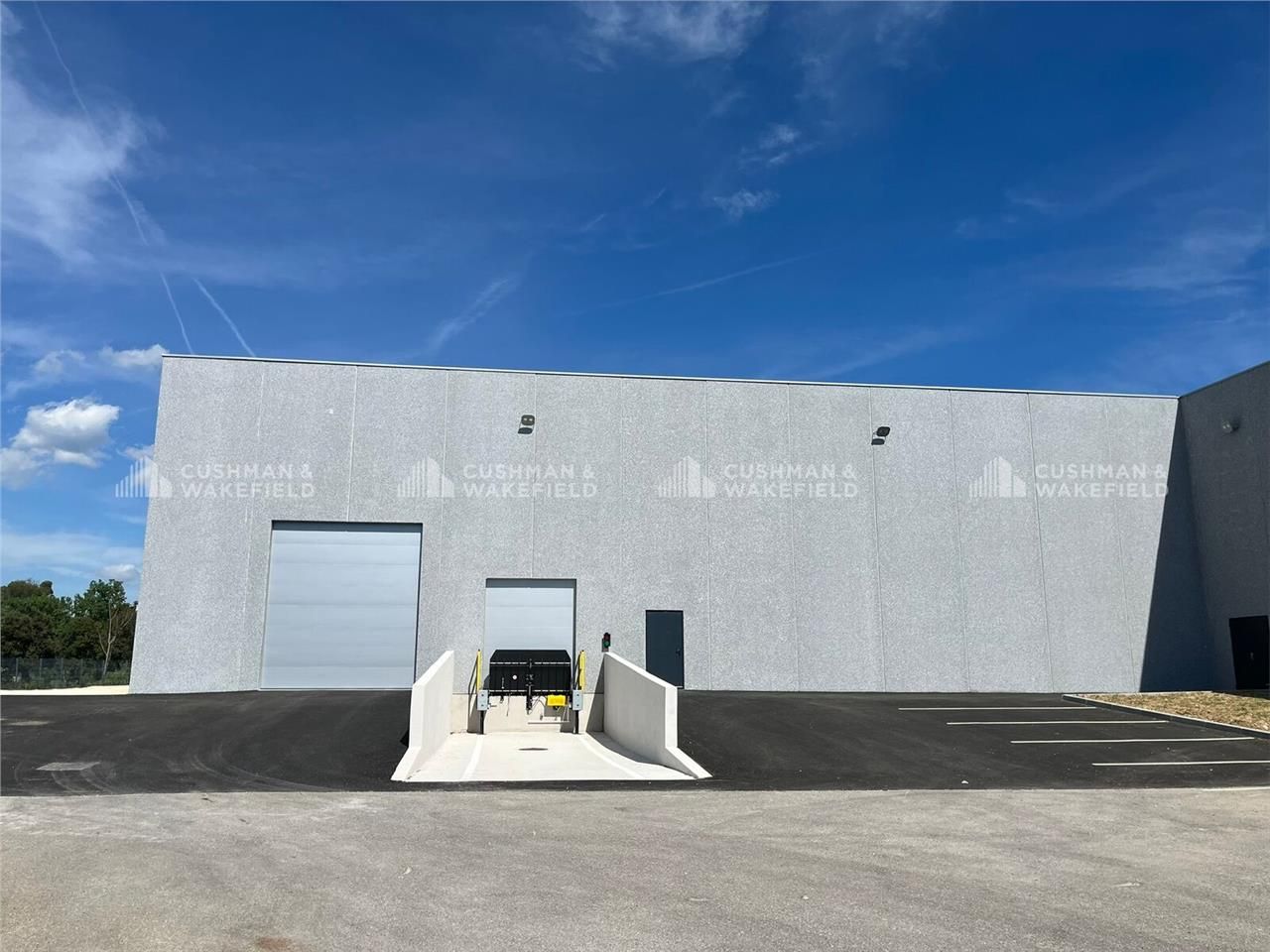 Local d'activités à louer - 83870 - Plateau de Si