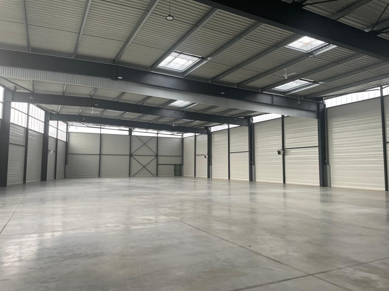 2288 m² pour ce pme-pmi en location à Stains