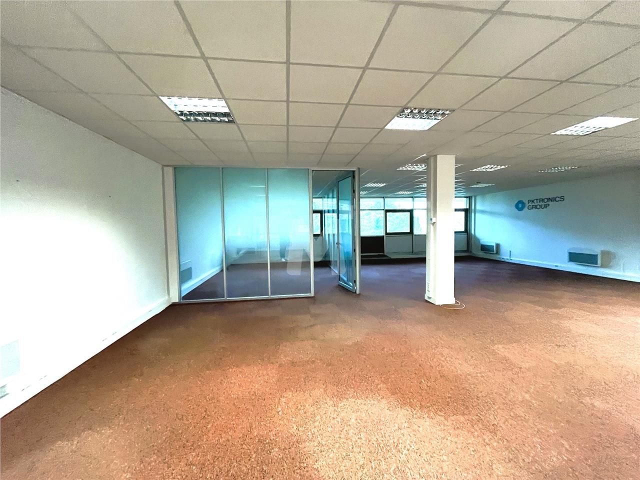 Situés au coeur du Parc du Bois Chaland à Lisses,