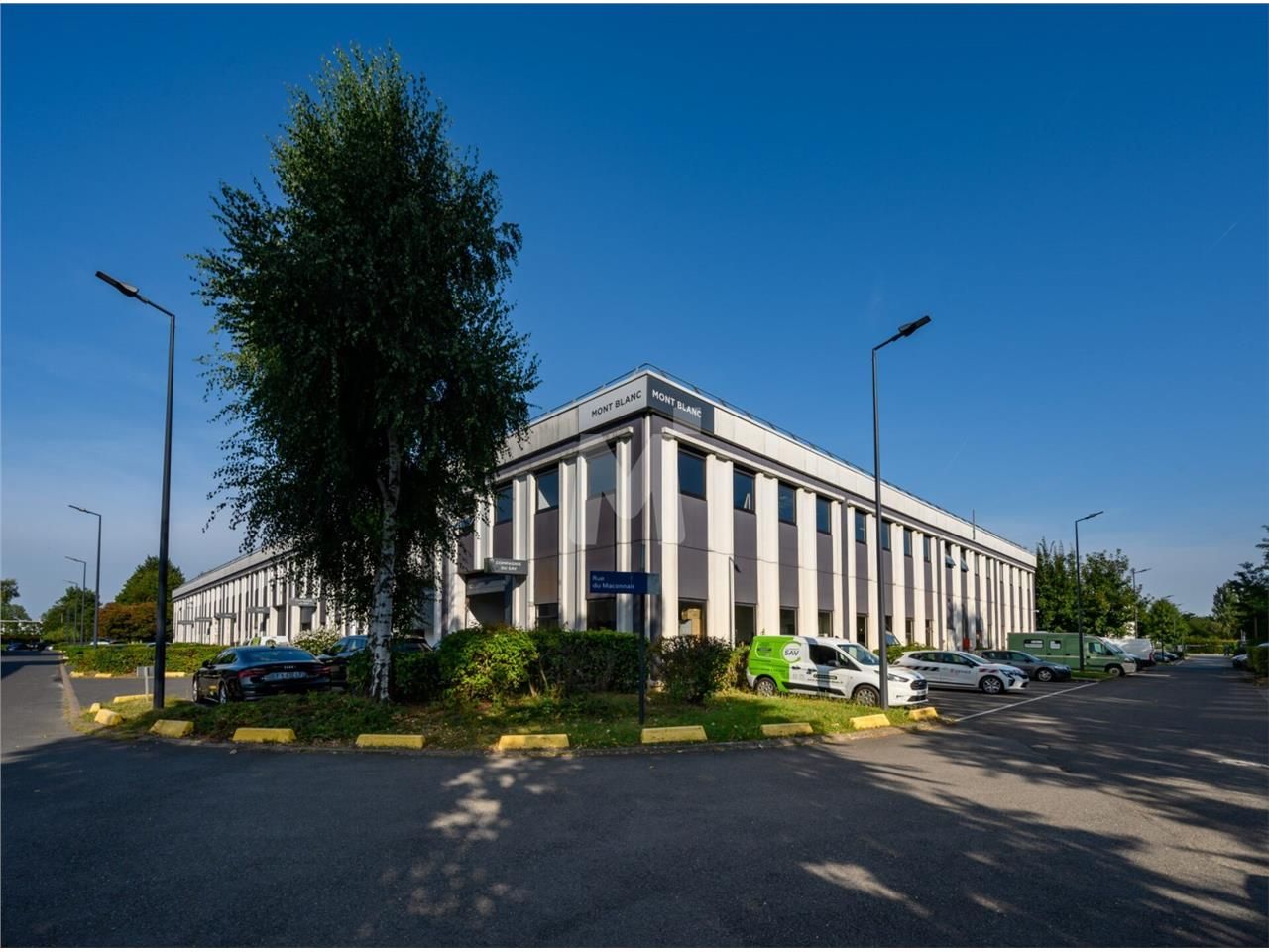 Proche de l'autoroute A6 et de la Francilienne (N