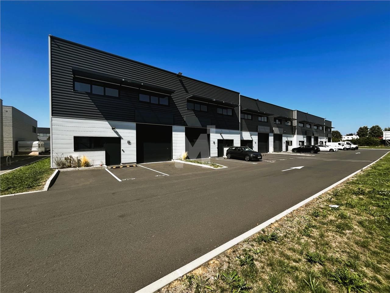 Aisément accessible depuis l'autoroute A5, nous v