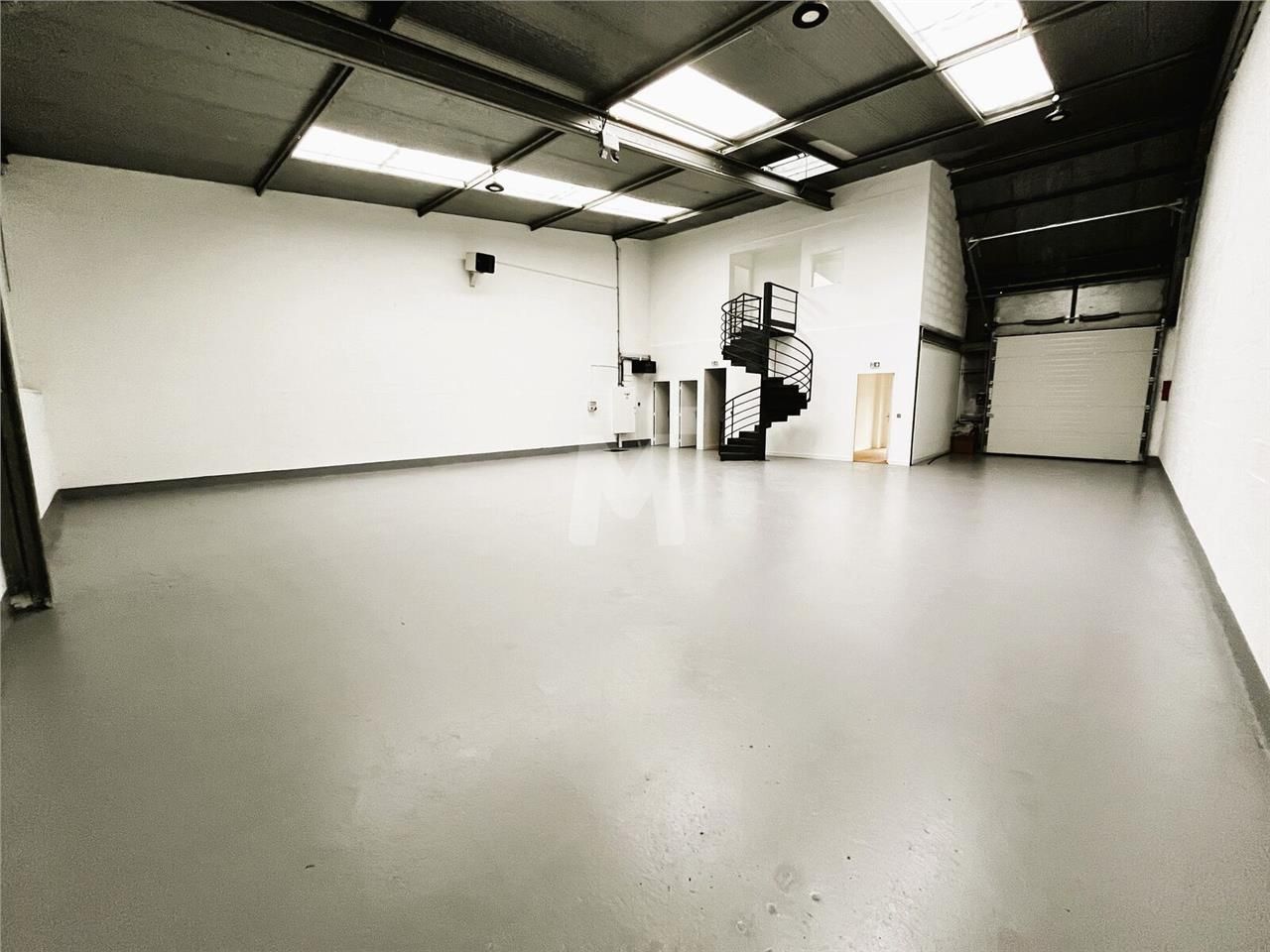 Dans un parc entièrement clos et sécurisé en faça