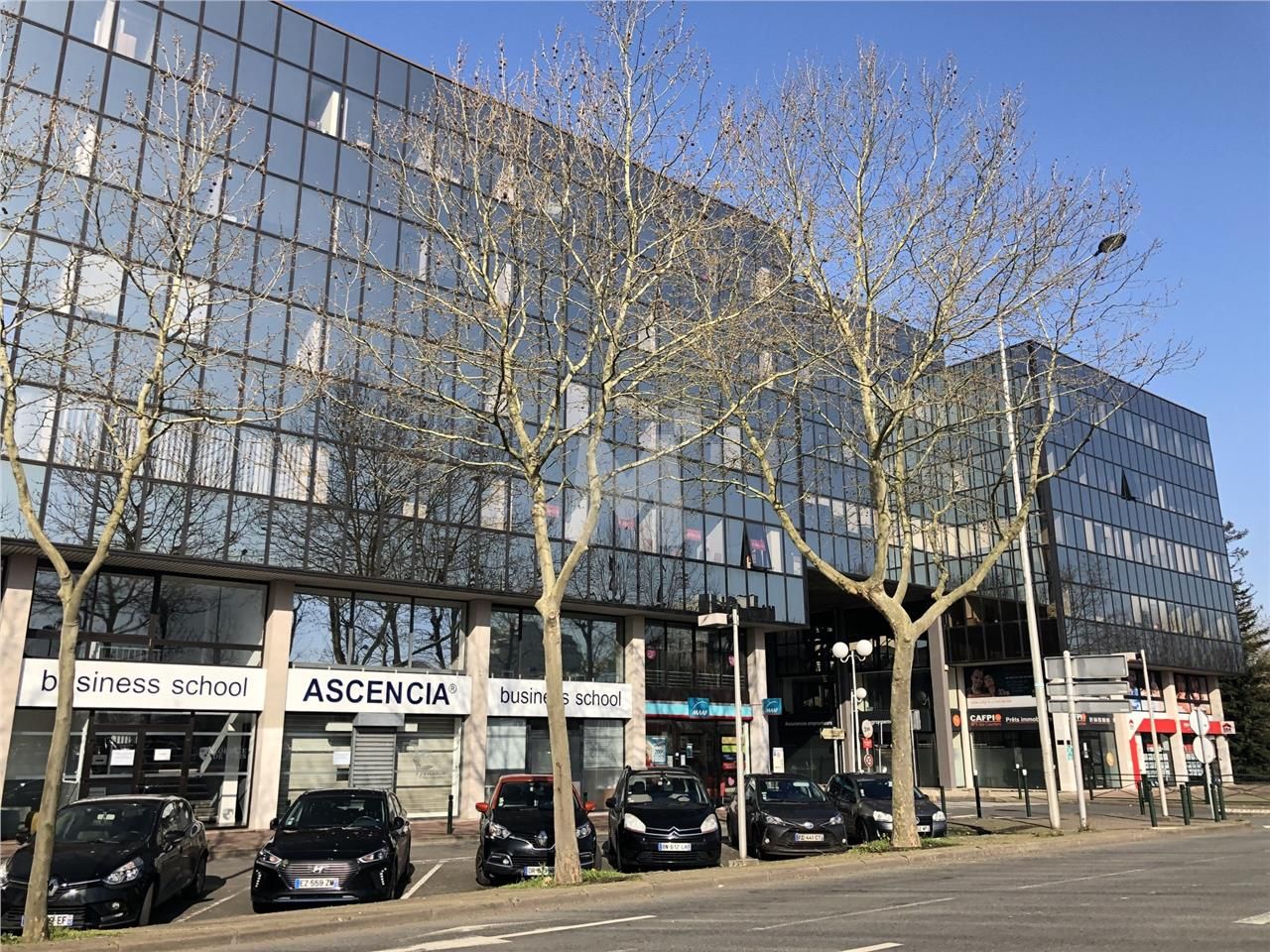 A proximité immédiate du Centre Commercial le Spo