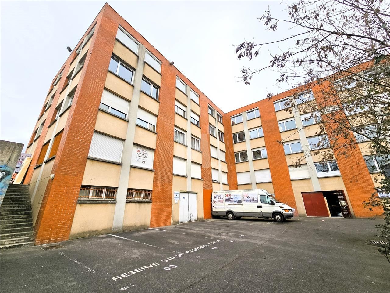 En accès direct avec la Nationale 7, nous vous pr