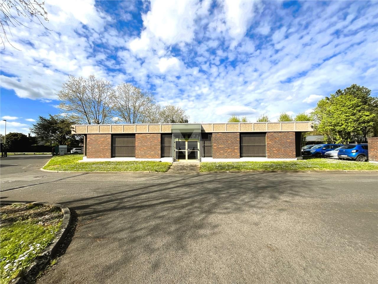 Dans un parc tertiaire composé de 5 immeubles en 