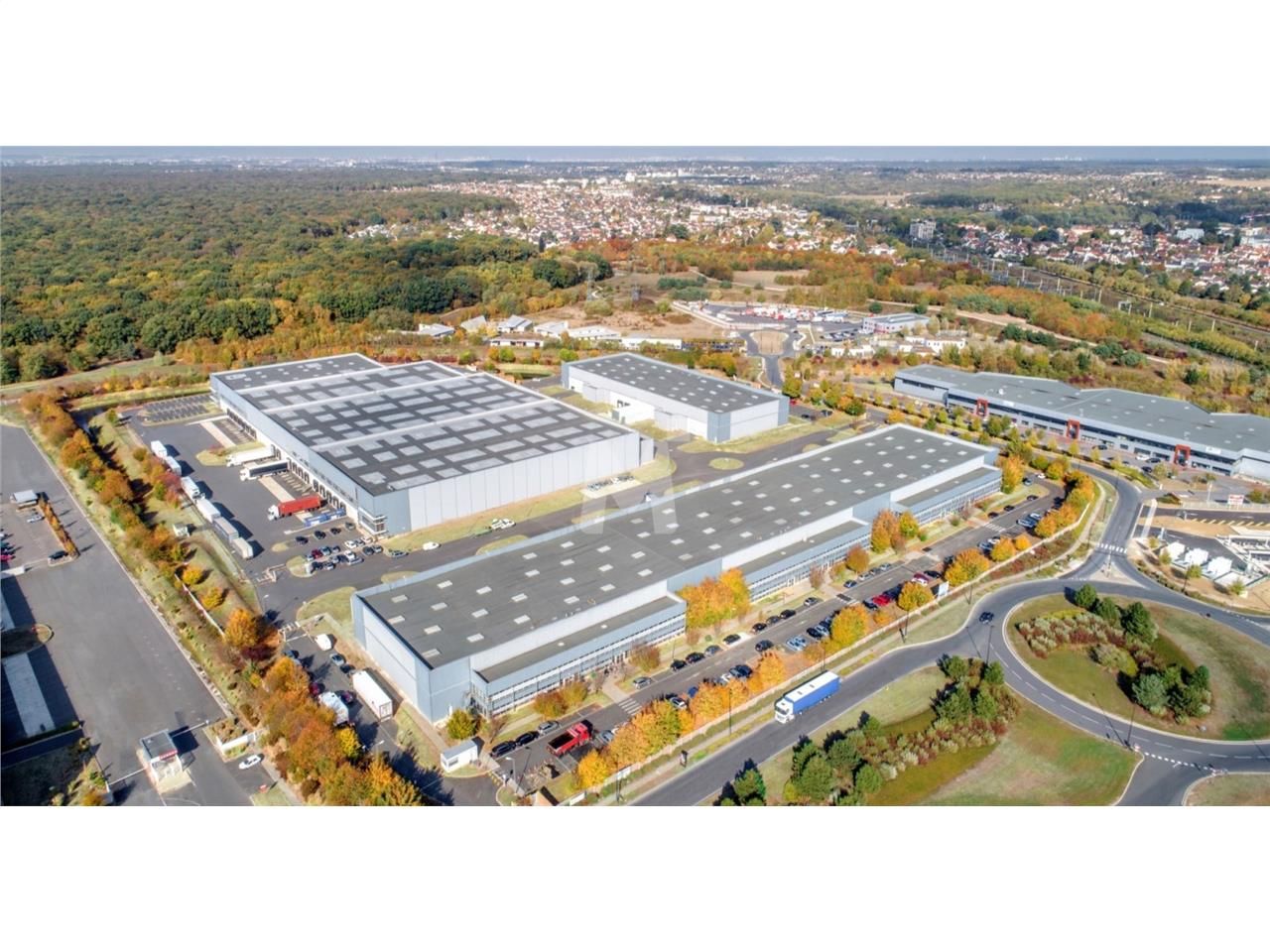 Proche de l'autoroute A5 et de la Francilienne (N