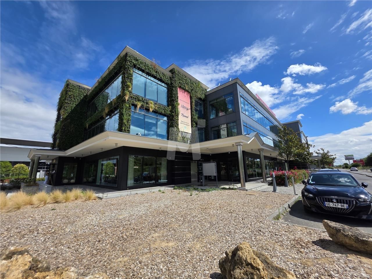 En liaison directe avec la Francilienne, à proxim