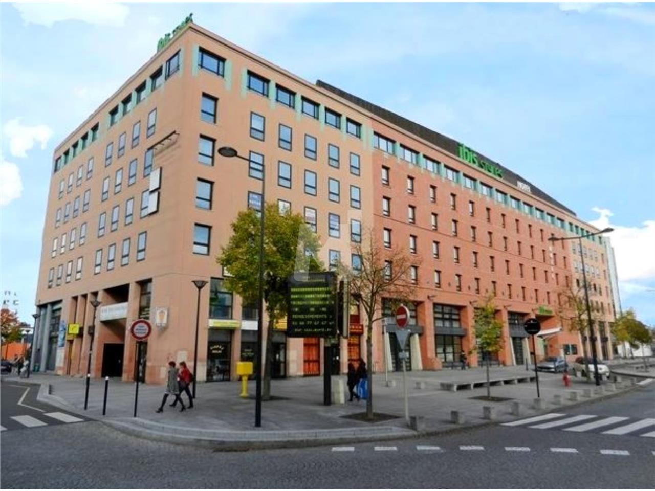 A proximité de la gare RER d'Evry-Courcouronnes (