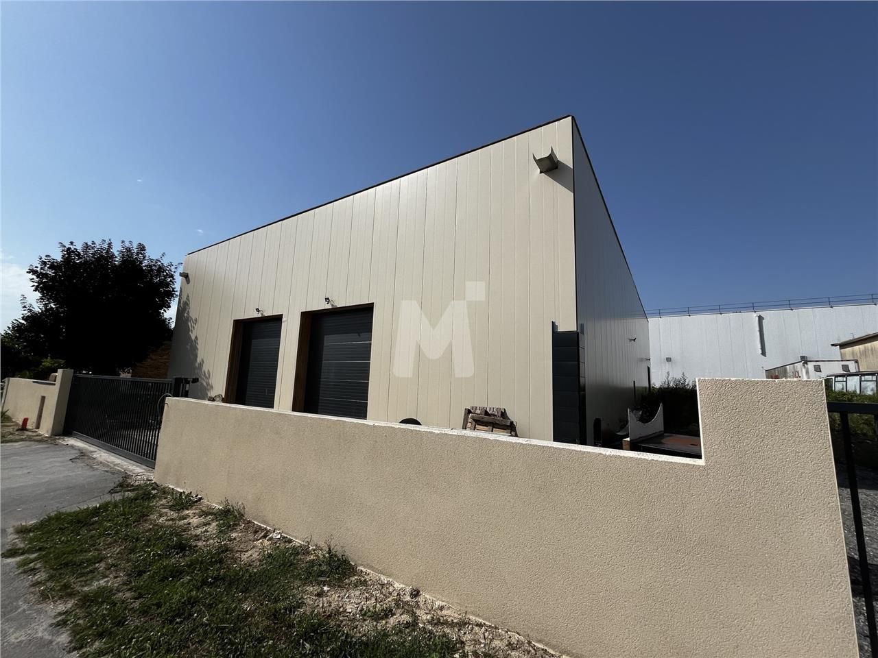 Nous vous proposons à la location le dernier lot 