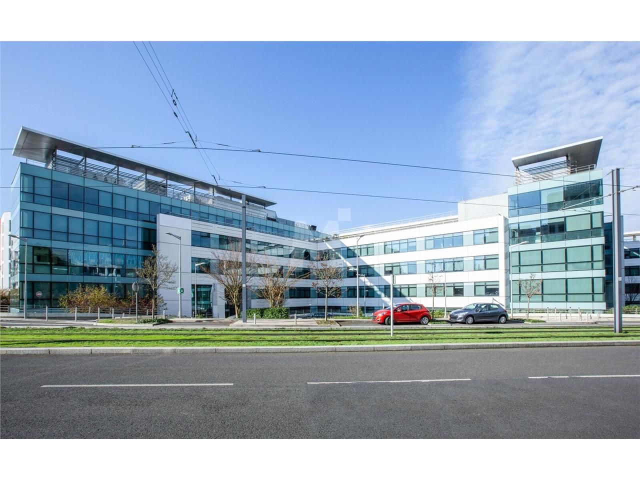 A proximité de l'autoroute A6 et de la Nationale 