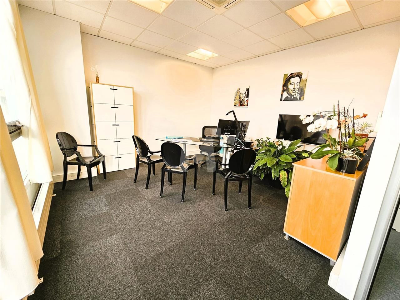 A proximité immédiate du Tribunal d'Evry et du Ce