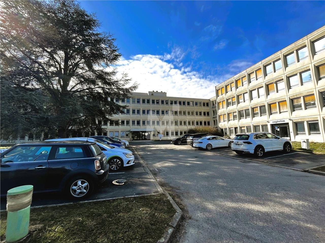 Au sein d'un ensemble immobilier composé de trois