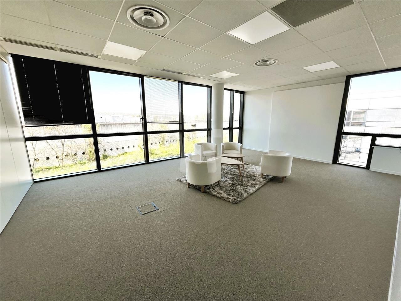 A proximité de la gare multimodale de Massy (RER,