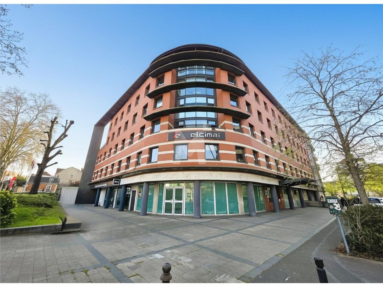 A proximité de la Gare multimodale de Melun (RER 