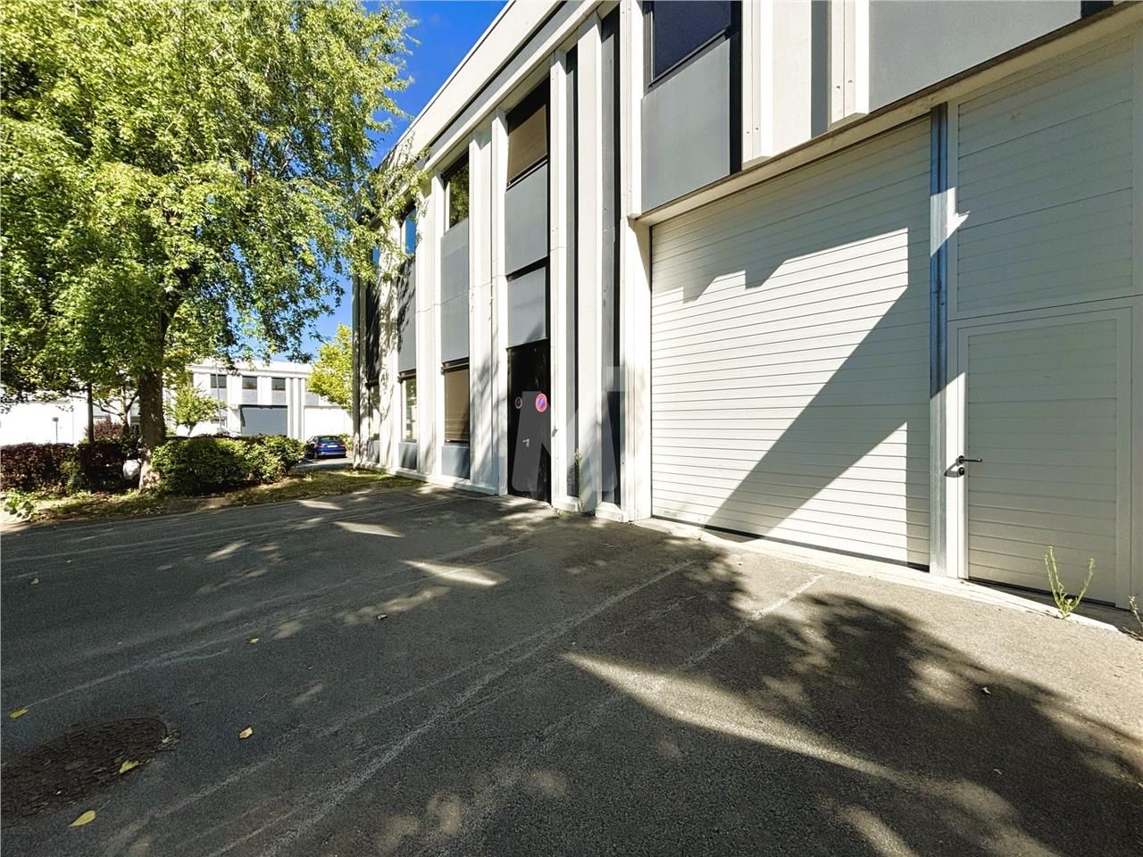 Situé au coeur de la zone dynamique de Courtaboeu