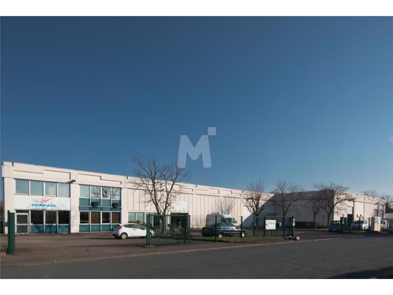 Dans un programme clos par deux portails électriq