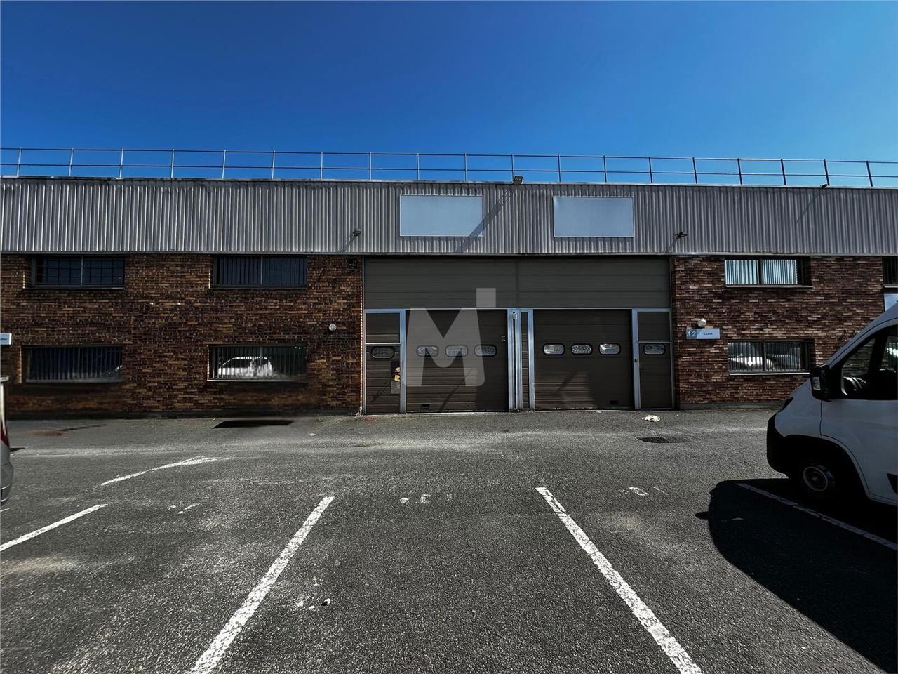 A proximité de l'autoroute A6 et la N104 (Francil