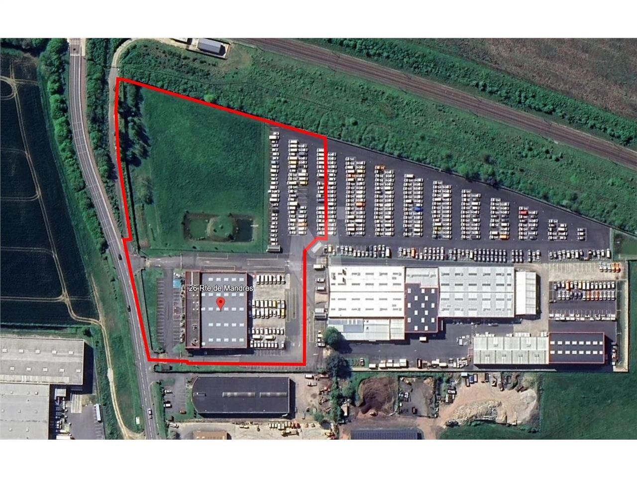 Sur un foncier de 24 101 m² dont environ 11 000 m