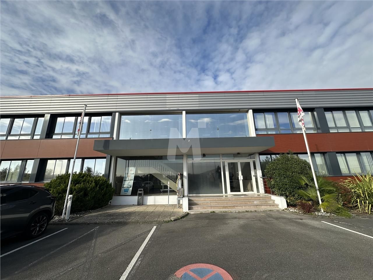 Sur un foncier de 24 101 m² dont environ 11 000 m