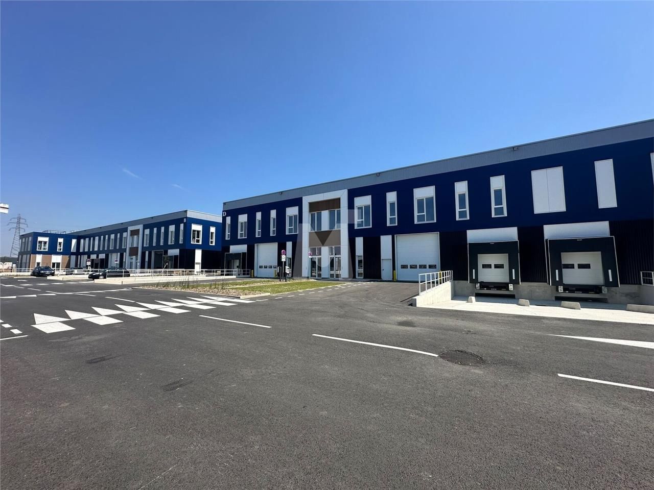 Dans un parc d'activité neuf composé de 4 bâtimen