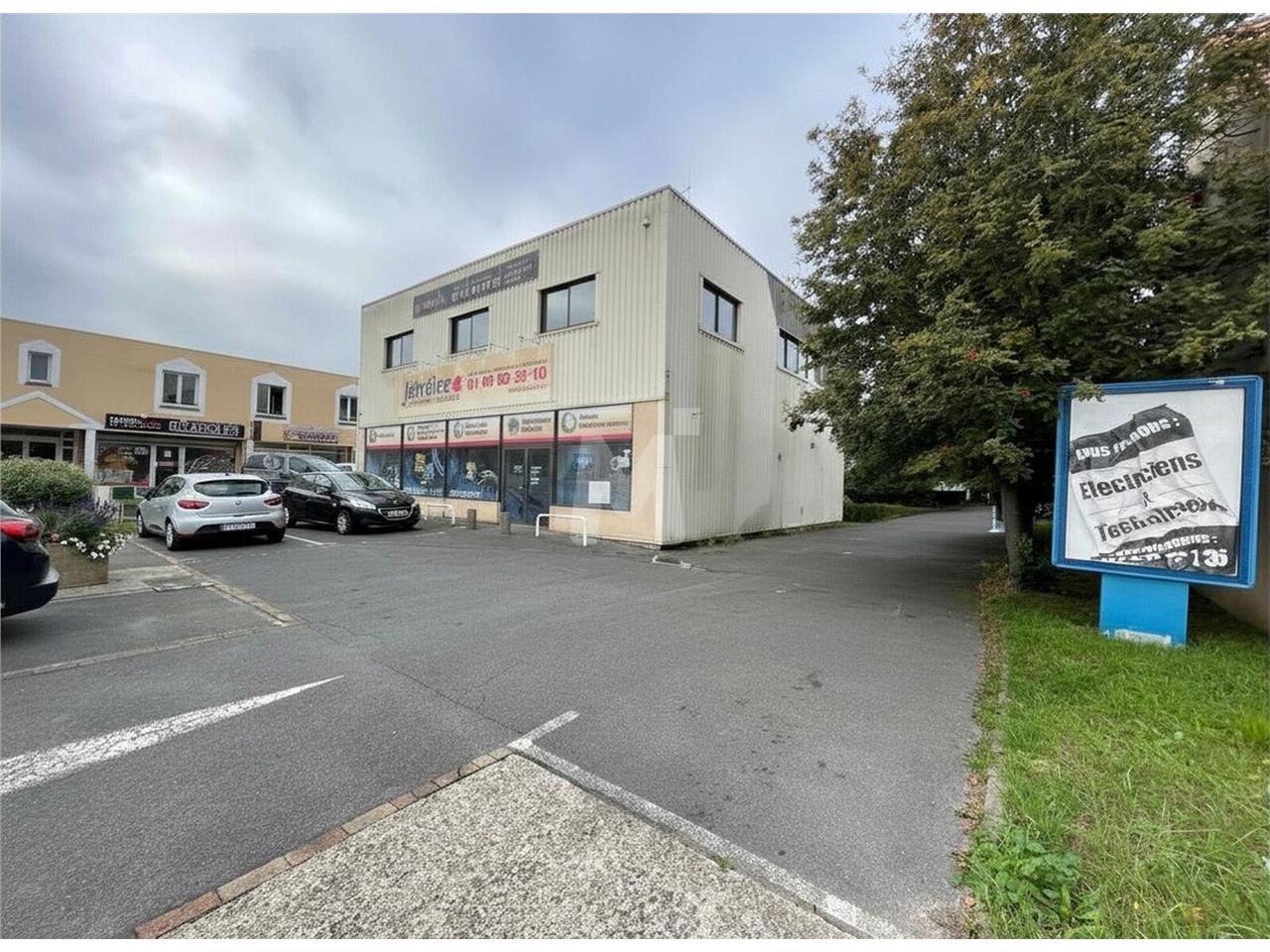 Sur son site clos et sécurisé de 677 m², nous vou