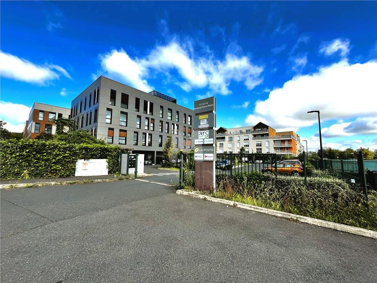 A proximité de l'autoroute A5 et de la Nationale 