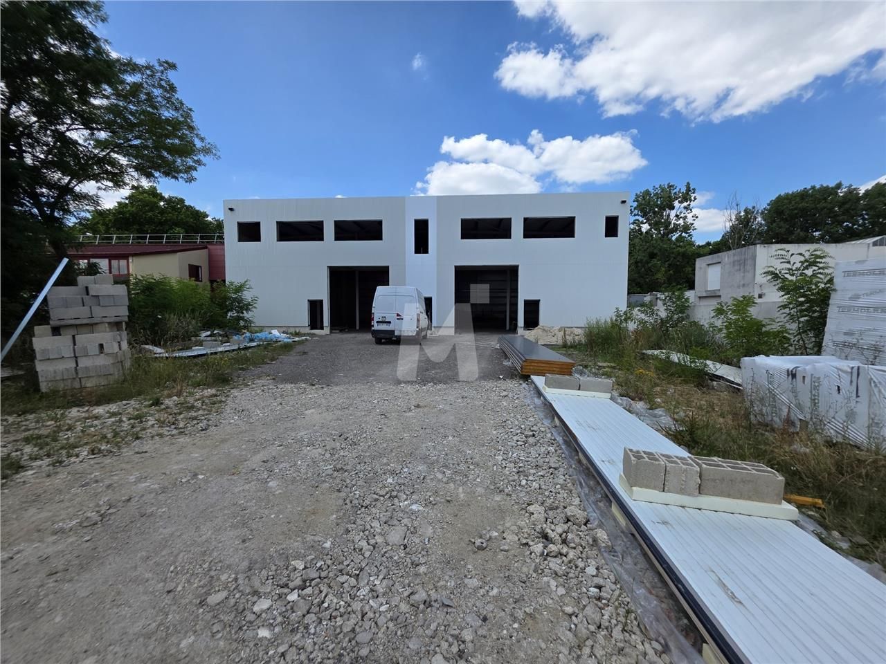 Sur un site clos et sécurisé bénéficiant d'un acc