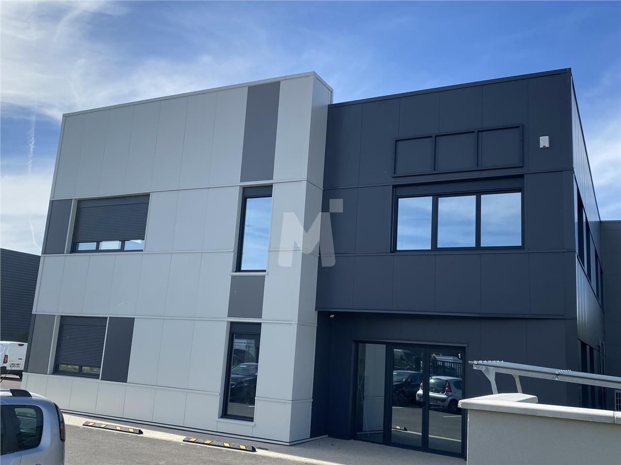 Au sein du Parc de la Clé Saint Pierre, dans un i