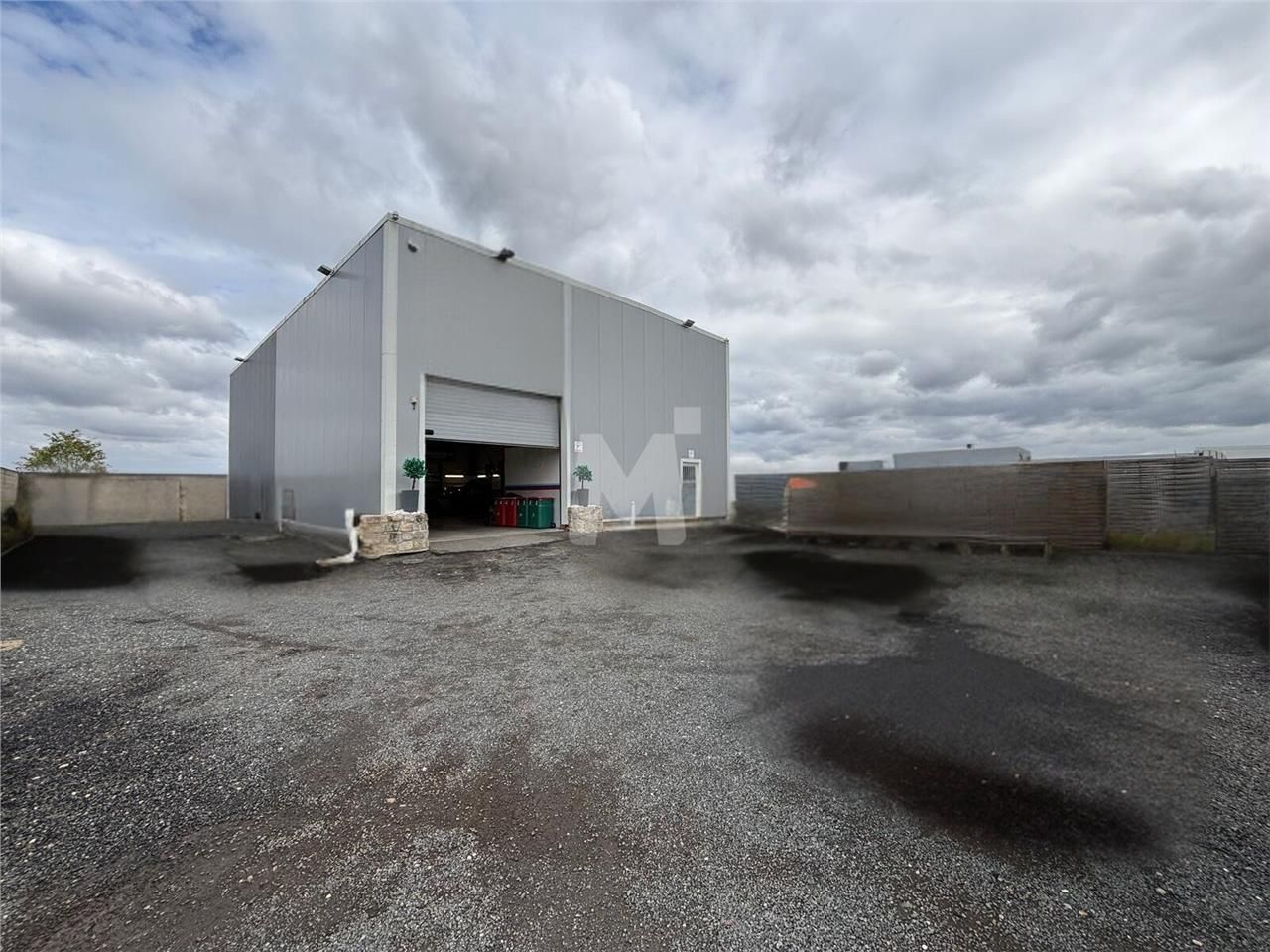 Sur un foncier de 925 m², nous vous proposons à l