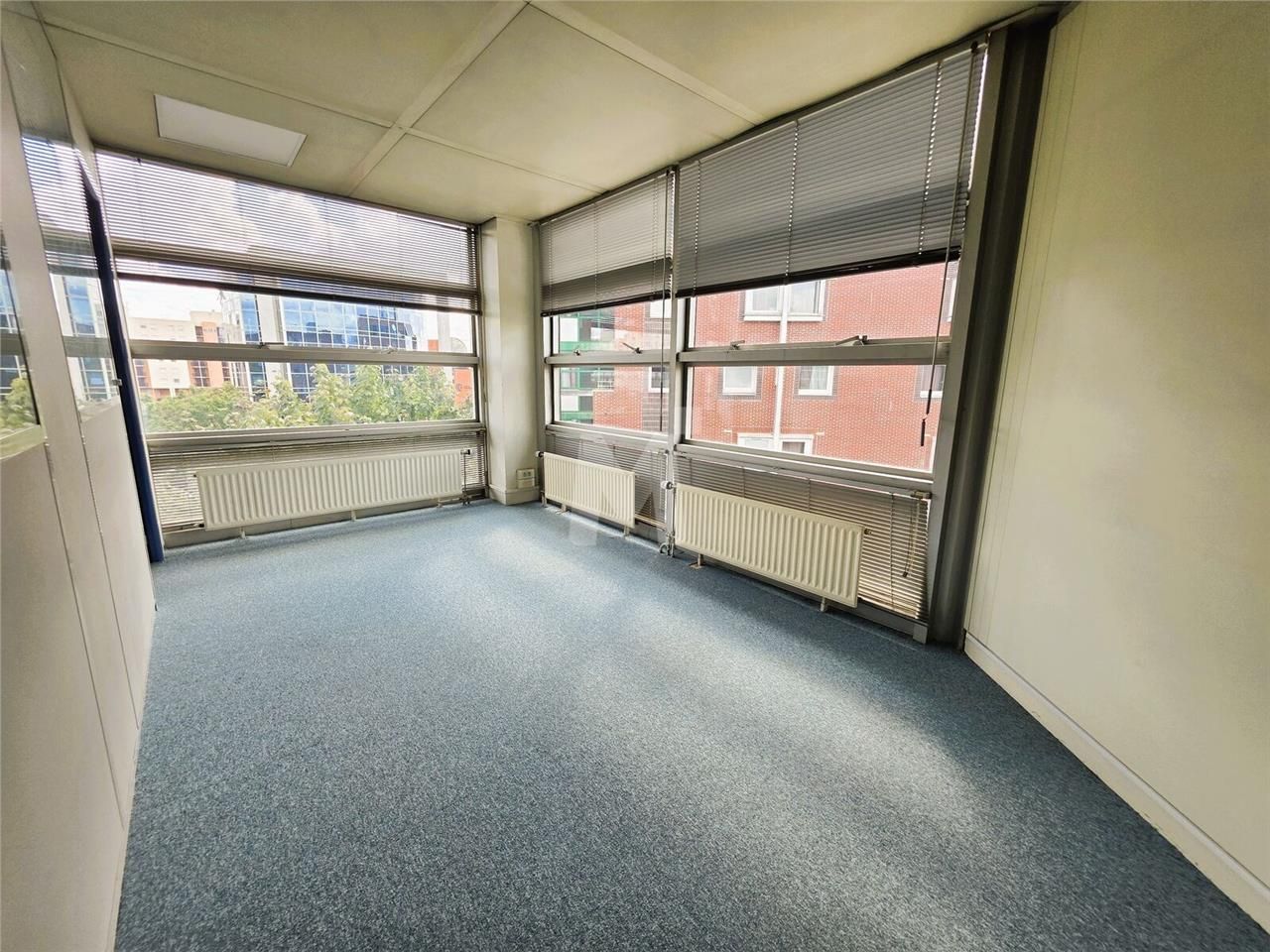 A 100 m de la gare RER D d'Evry-Courcouronnes, M'