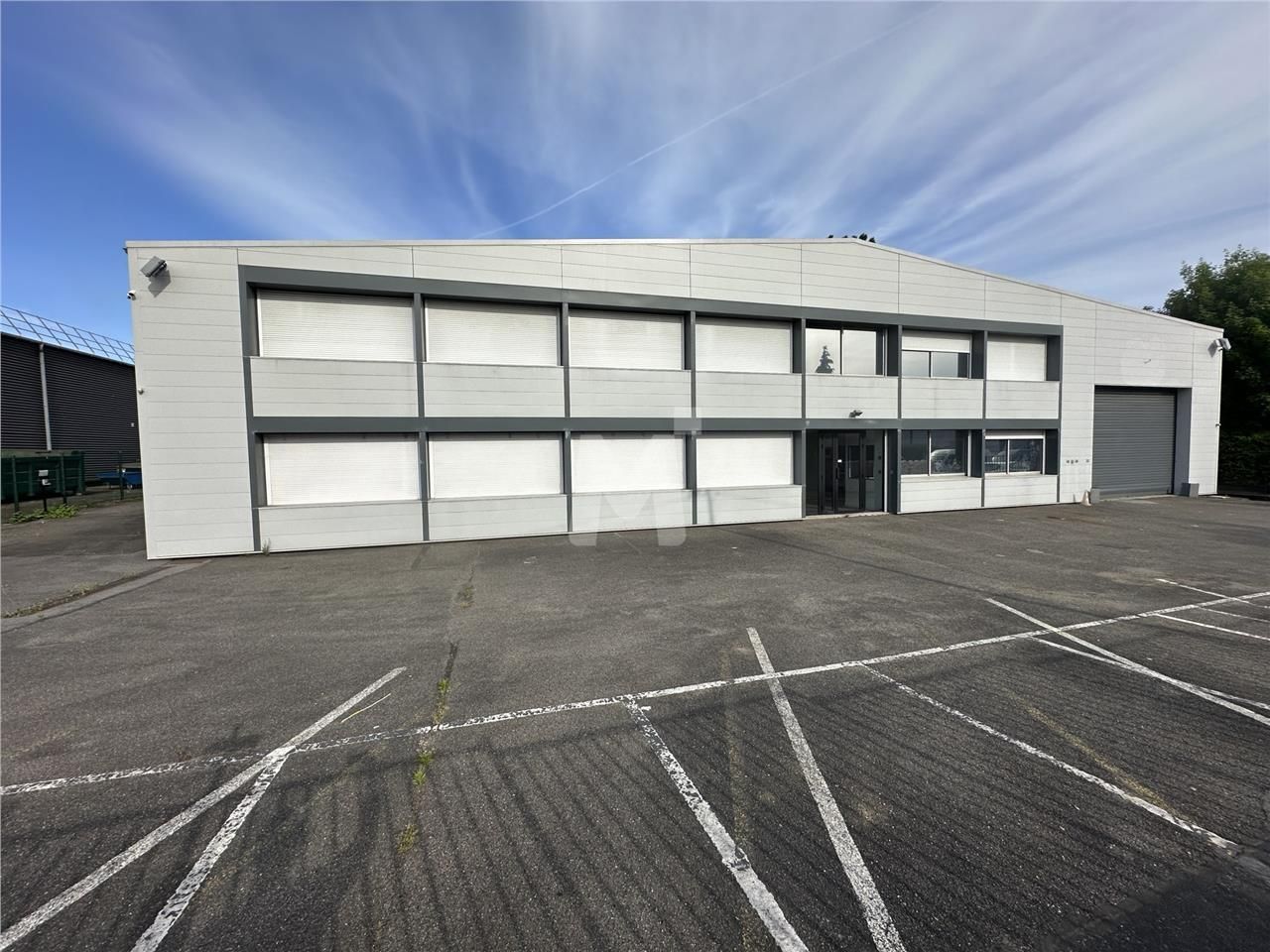 Sur un foncier de 3 425 m², nous vous proposons à