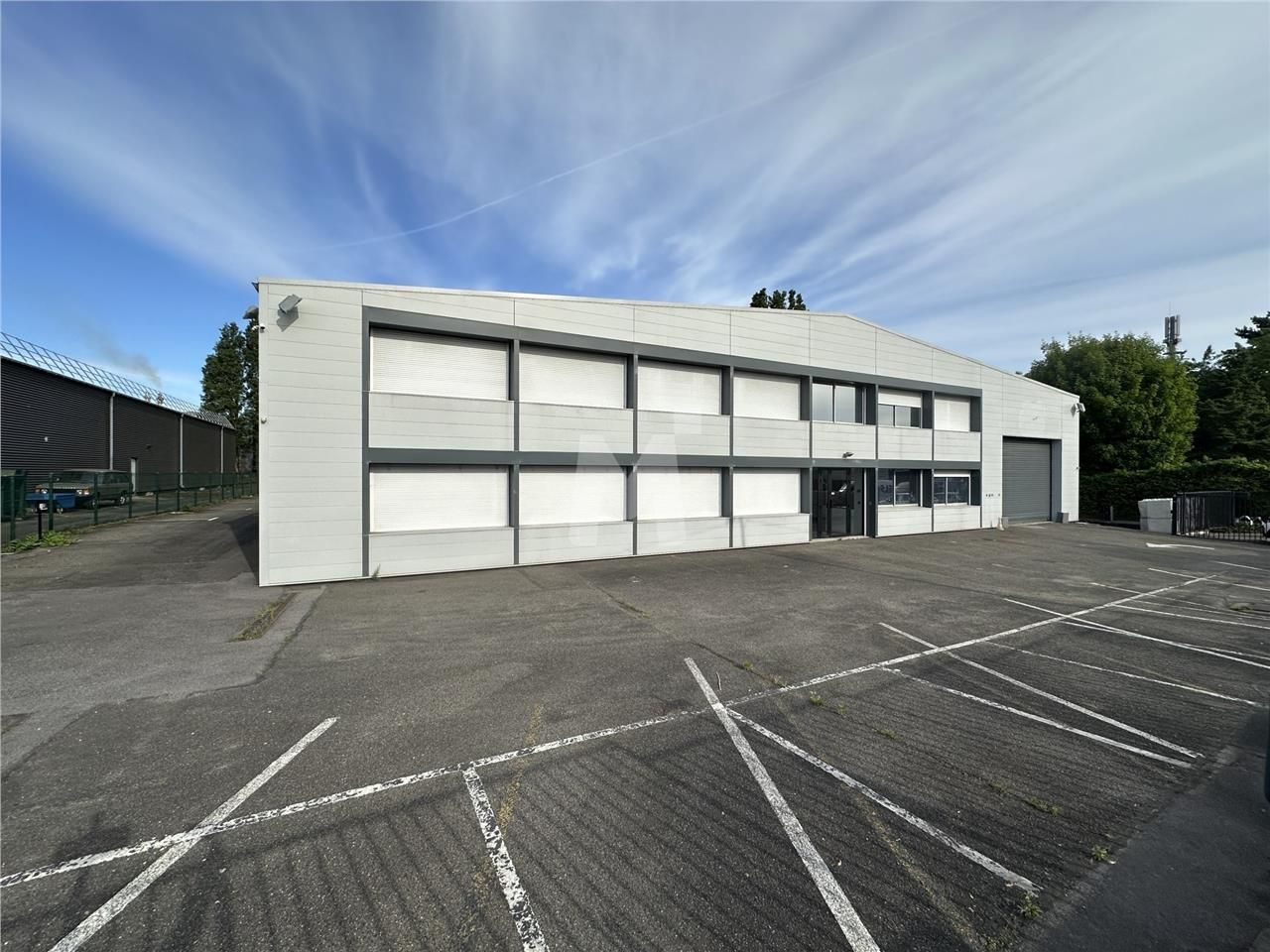 Sur un foncier de 3 425 m², nous vous proposons à