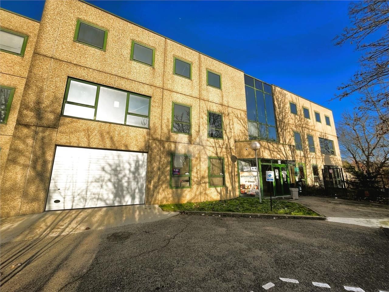 A proximité de la gare RER de Viry Châtillon et d