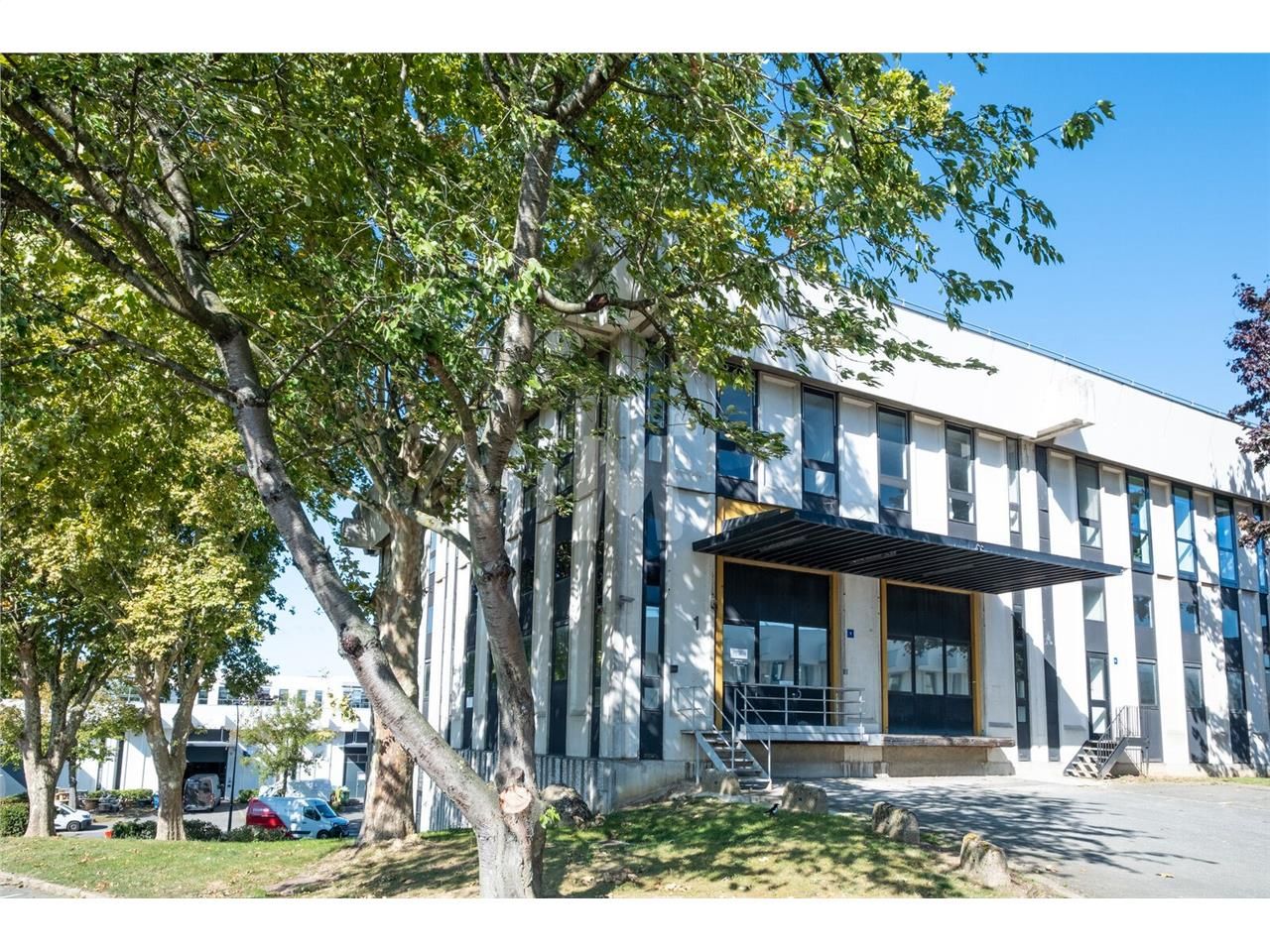 Nous vous proposons à la location des locaux d'ac